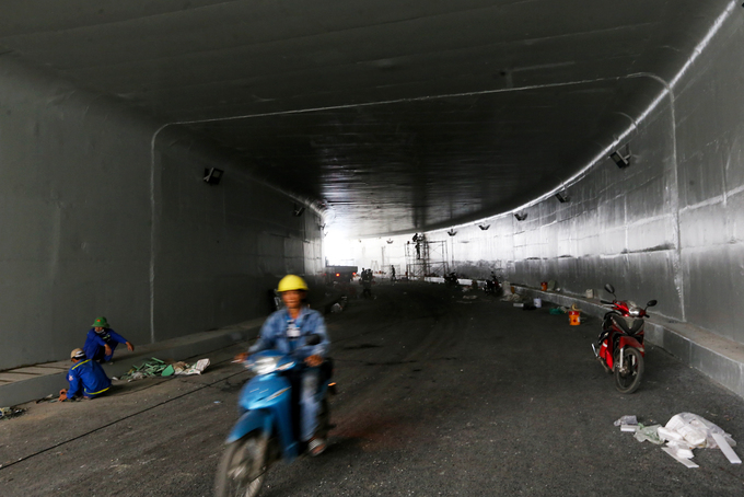 Phần hầm kín có chiều dài 80m, rộng 9m, chiều cao tĩnh không là 4,75m