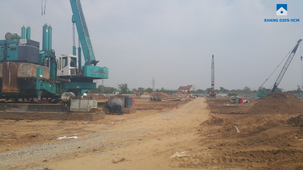 Khu 3 và 4 Dự án nhà phố Lovera Park Bình Chánh đang ép móng cọc. Ảnh: Khang Điền HCM Khu 3 và 4 Dự án nhà phố Lovera Park Bình Chánh đang ép móng cọc. Ảnh: Khang Điền HCM