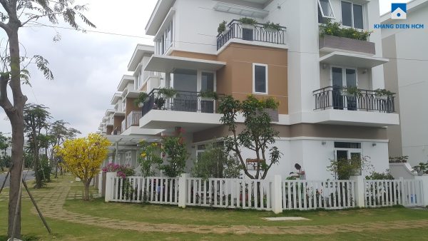 Bên ngoài mẫu nhà đã xây dựng tại Giai đoạn 1 & 2 dự án Lovera Park - Khang Điền HCM