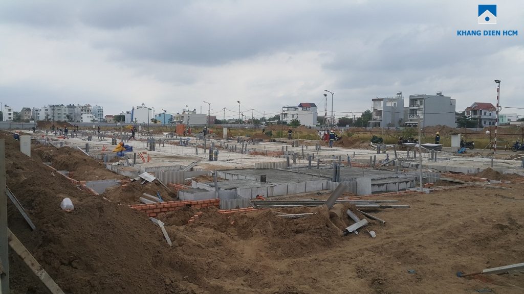 Công nhân thi công rất tích cực trên công trường. Ảnh: Khang Điền HCM