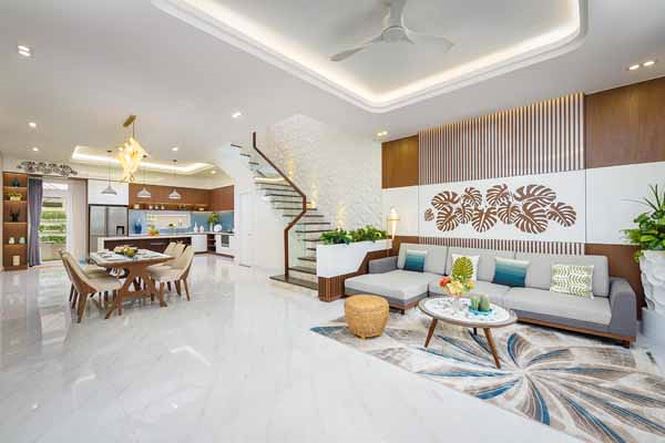 Không gian phòng khách và phòng bếp được gia đình tôi đầu tư chăm chút rất kỹ vì đây là nơi sum họp của cả gia đình. Không gian 2 phòng thông nhau, nên khi làm tiệc mời bạn bè cũng rất thoải mái vì có thể “ăn gian”