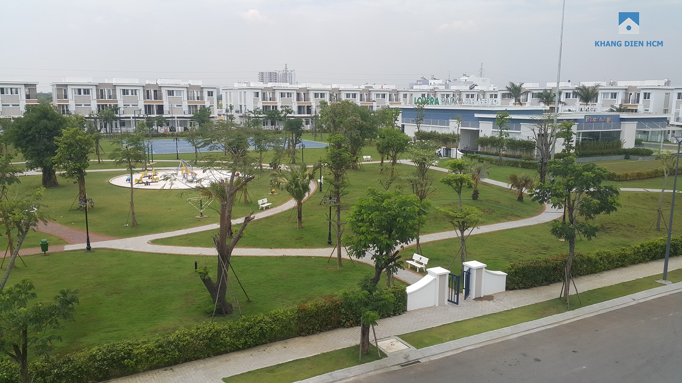 TIEN DO DU AN LOVERA PARK BINH CHANH - THANG 04 - KHANG DIEN HCM03 Công viên trung tâm Khu 2 dự án Lovera Park phục vụ cho cư dân 3 Block H, K, L