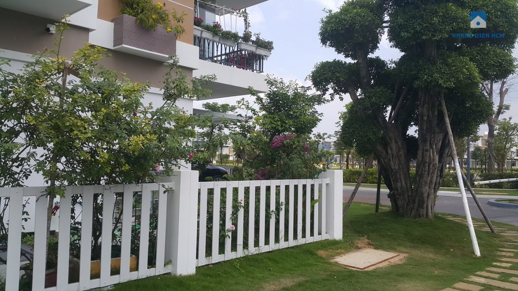 Những cư dân đầu tiên đã dọn về sinh sống tạo một luồng sinh khí mới cho dự án, hiện tại đang có 10 hộ sống tại đây - Khang Điền HCM