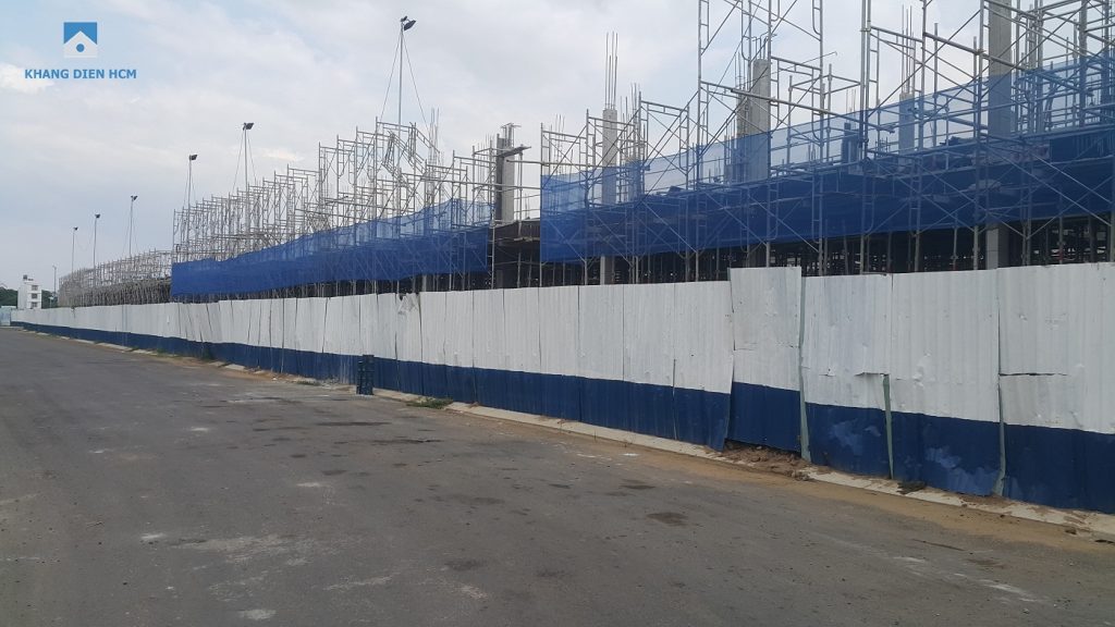 Block B đang đỗ cột tầng 2 để tiến hành đỗ mái - Khang Điền HCM