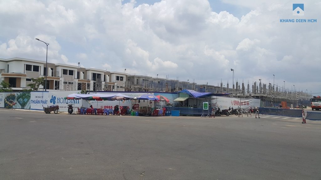 Block G đã được thi công xong tầng 1, đơn vị xây dựng đang đẩy nhanh tiến độ để kịp bàn giao nhà đúng cam kết cho khách hàng. Khang Điền HCM