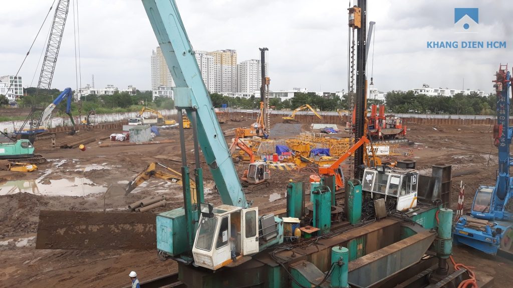 Nhà thầu tiến hành ép cừ thép, chuẩn bị thi công tầng hầm
