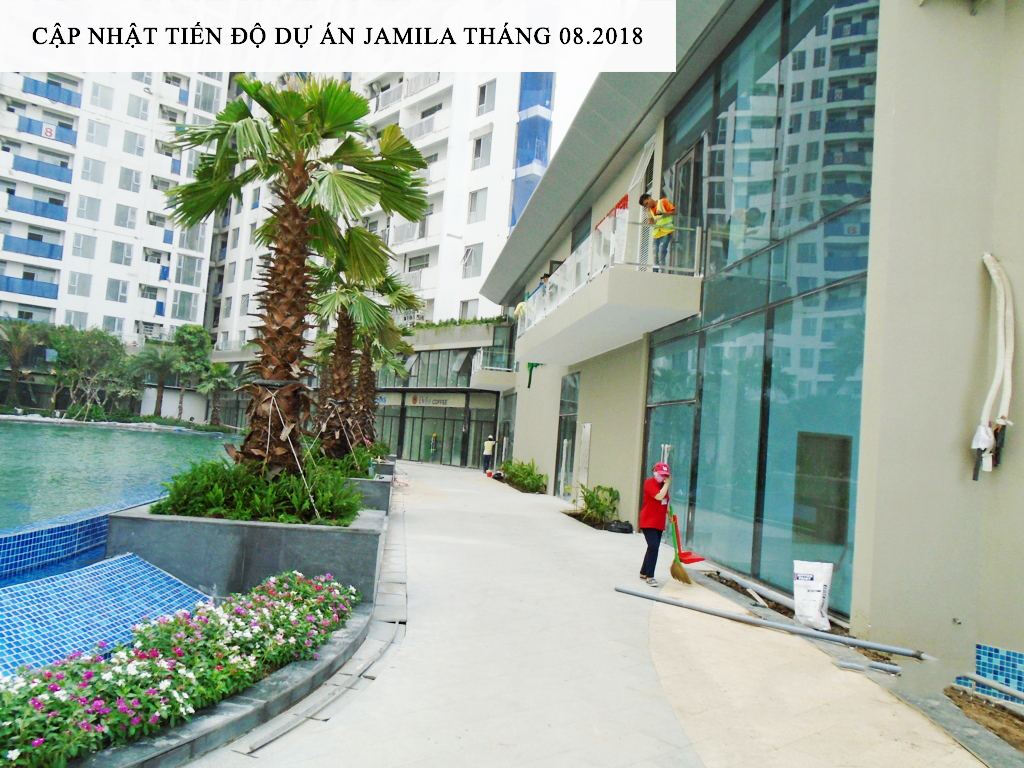 Lối đi bộ quanh hồ bơi khá rộng rãi, cư dân có thể tận dụng thư giản cho một ngày làm việc căng thẳng - Khang Điền HCM