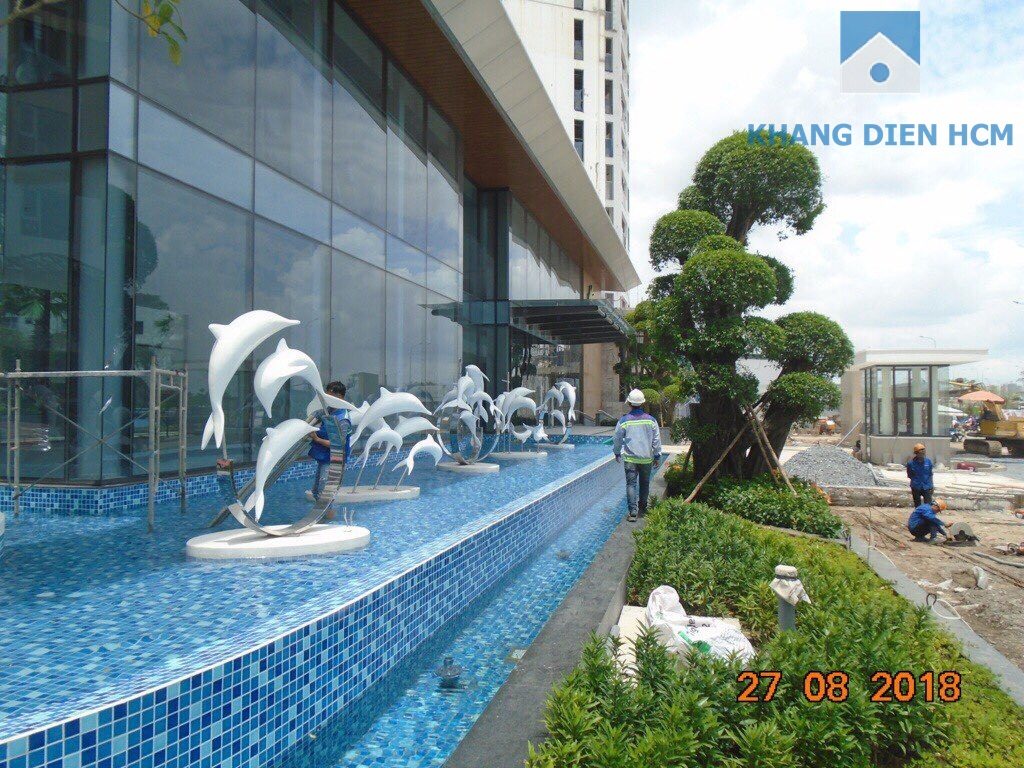 Đài phun nước ngay tại nhà điều hành dự án Jamila tạo cảm giác xanh mát khi cư dân đi vào khu căn hộ - Khang Điền HCM