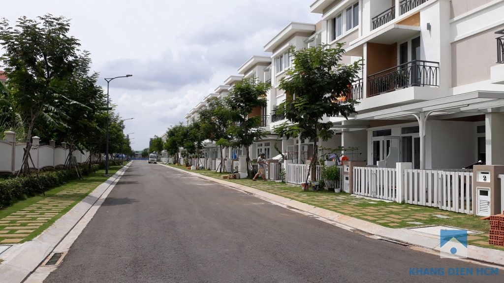 Block K hướng Đông Bắc mặt tiền đường 15C (12m) cư dân đã vào sinh sống ổn định được 80% - Khang Điền HCM