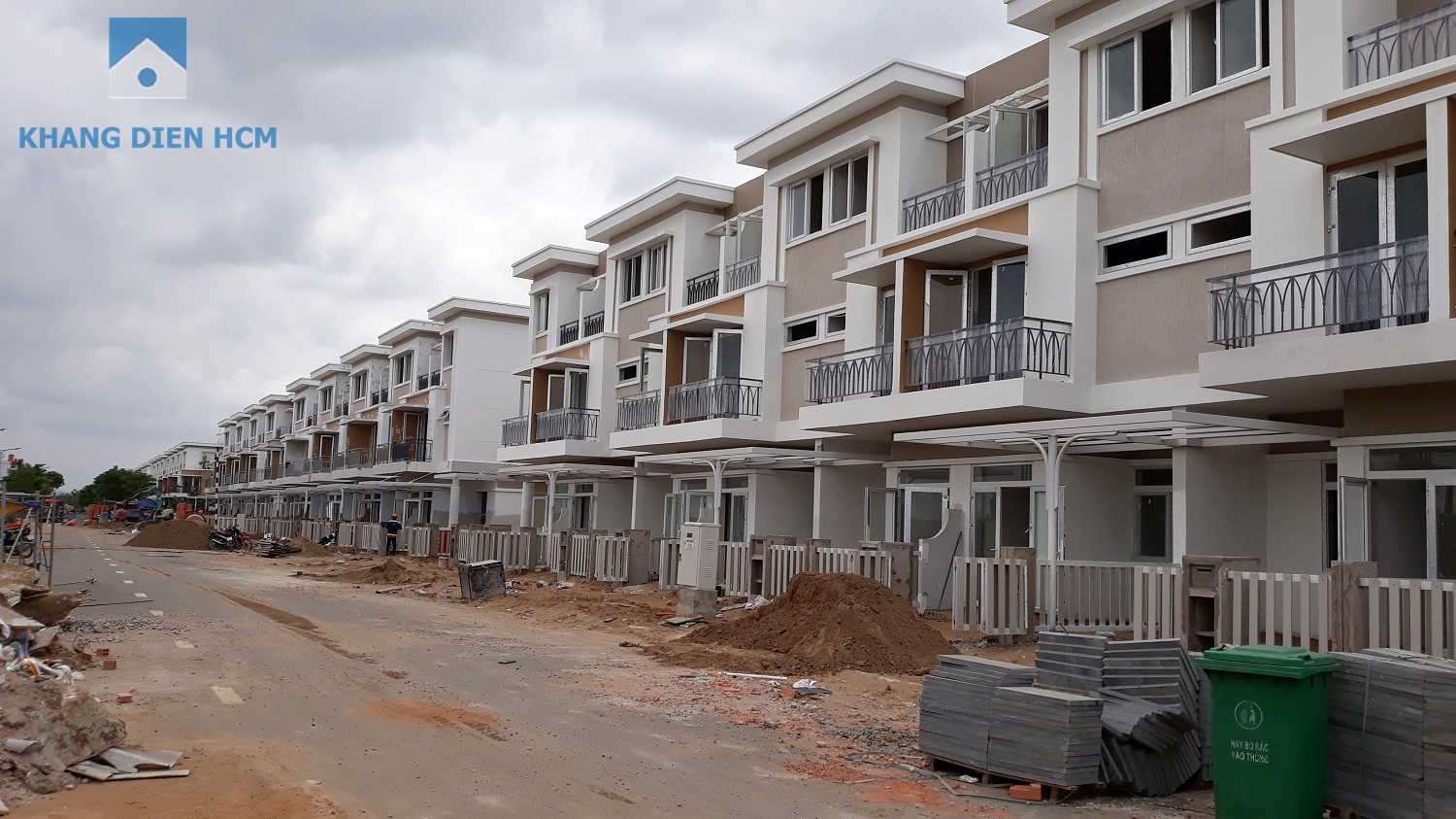 Dãy G hướng Tây Bắc đối diện căn hộ Lovera Vista - Khang Điền HCM