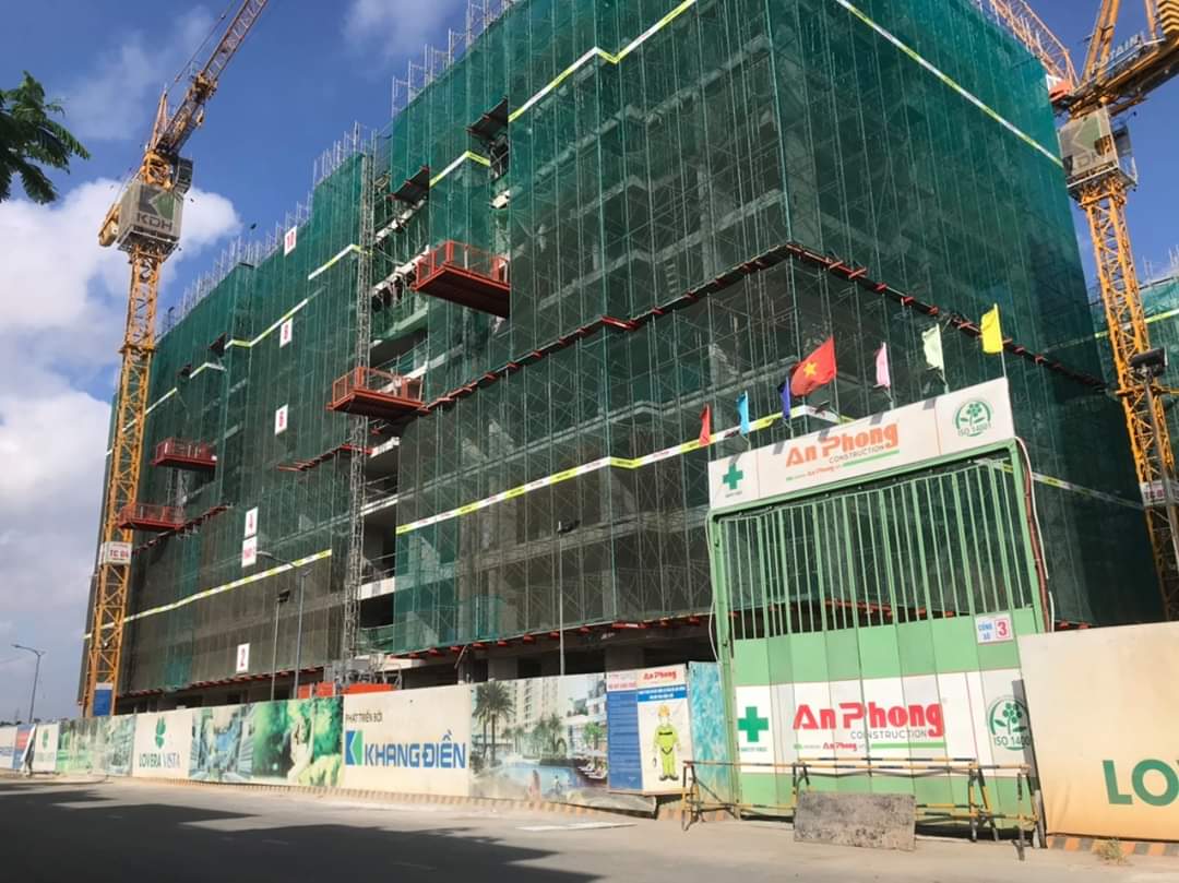 Block C đang tiến hành lắp dựng cốt thép cột vách tầng 10-11 - Khang Điền HCM