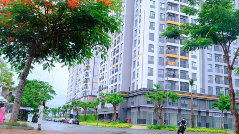 Cổng chính đi vào dự án Lovera Vista Bình Chánh - Khang Điền HCM