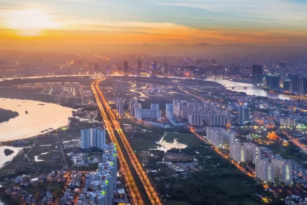 Hưởng lợi từ hạ tầng phát triển mạnh mẽ